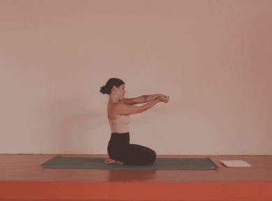 Preparación Tripode (invertida) | Vinyasa Yoga